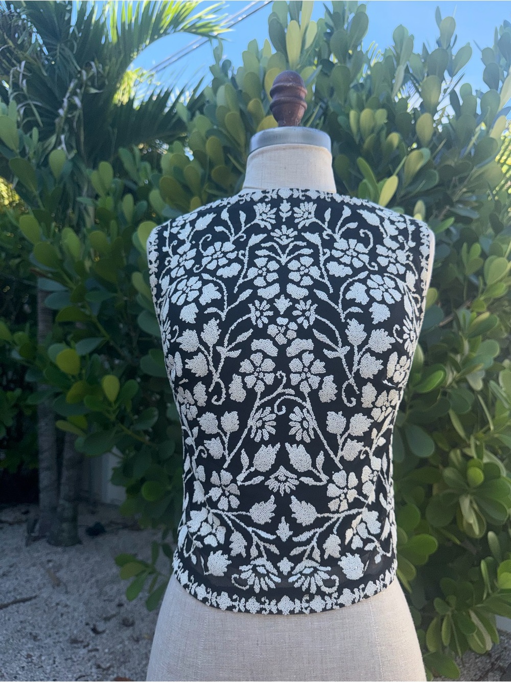 Vintage Tadashi Shoji Black & White Floral Beaded Jacquard Crop Top